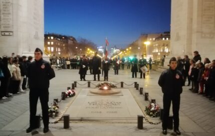 Ravivage de la flamme du Soldat inconnu par les CM2-2